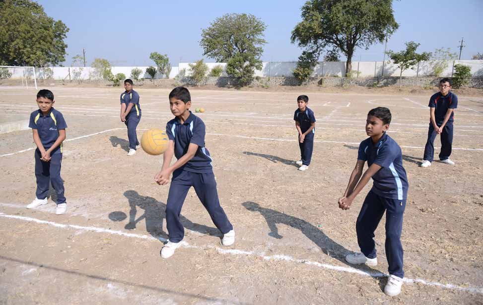 Childrens-Playing-VollyBall